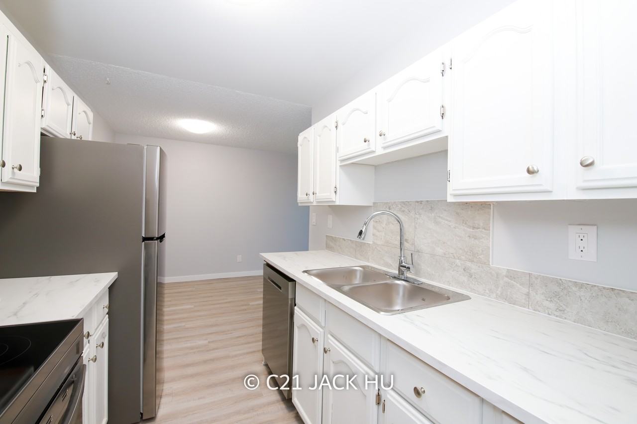 10145 109 Street Northwest #302 - Photo 6 of 17