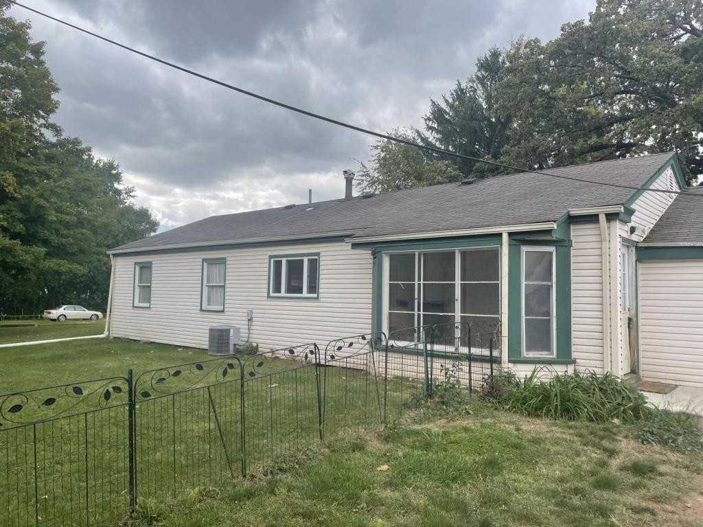 402 Wood St - Photo 2 of 15