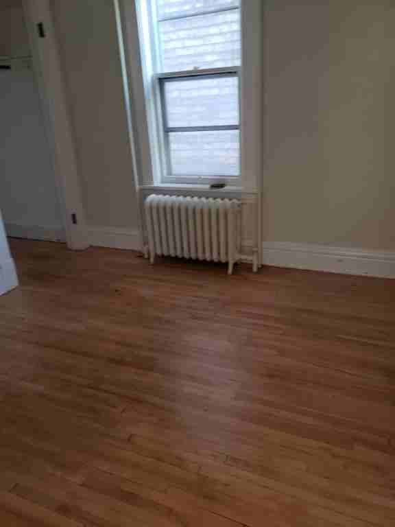 2116 W 3rd St - Photo 3 of 12