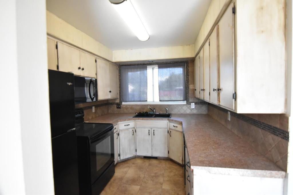 1225 Melody Dr - Photo 7 of 10