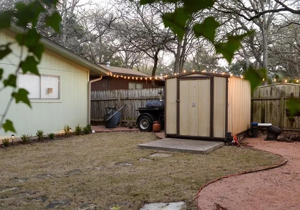 2601 Redleaf Ln - Photo 3 of 18