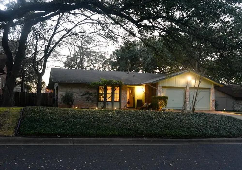 2601 Redleaf Ln - Photo 5 of 18