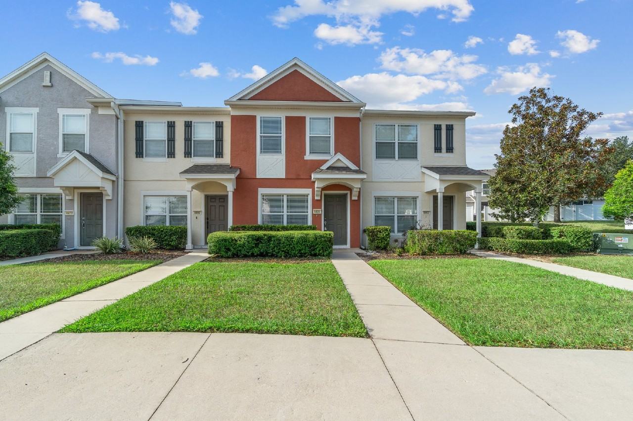 4481 Southwest 49th Avenue - Photo 2 of 50