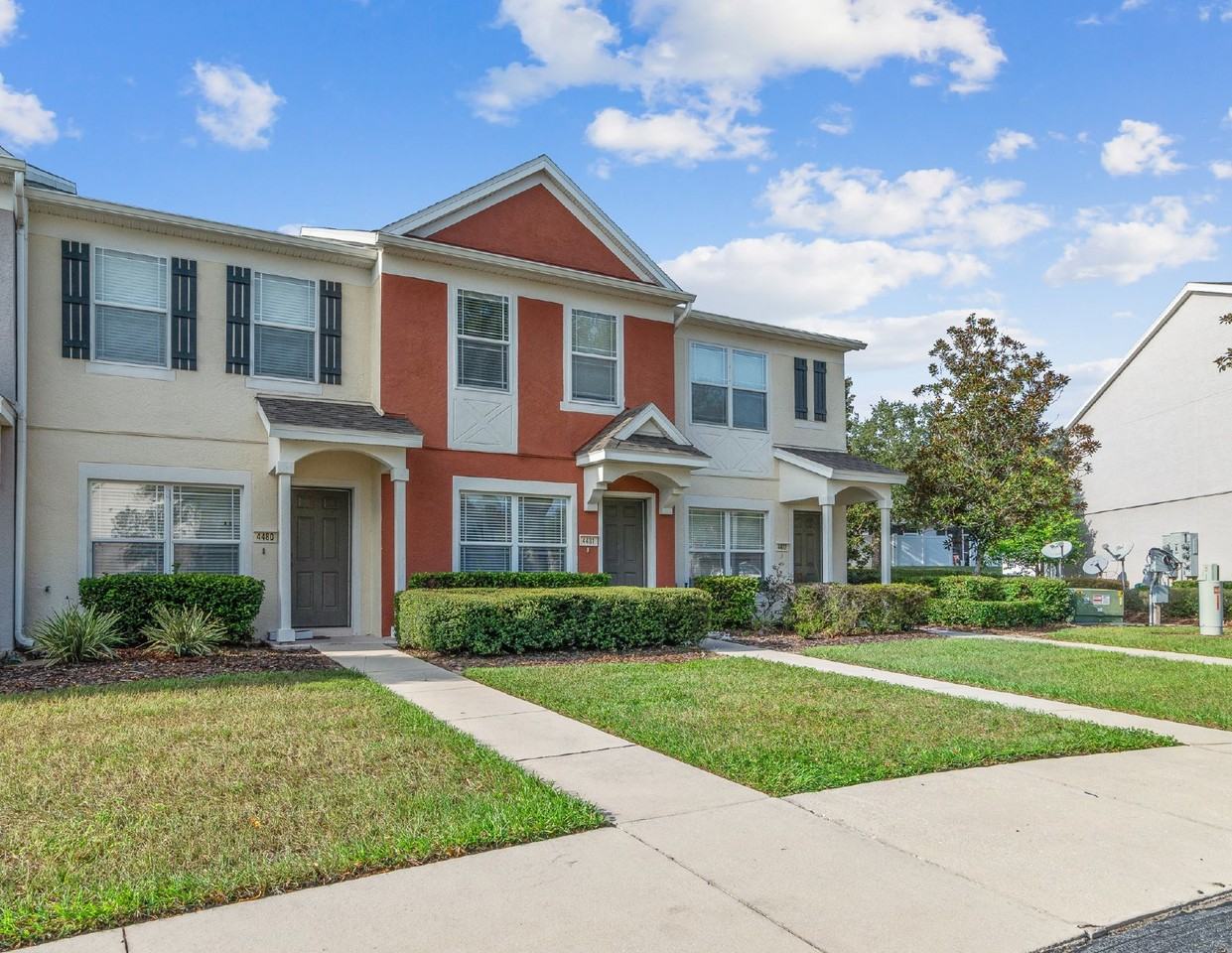 4481 Southwest 49th Avenue - Photo 3 of 50