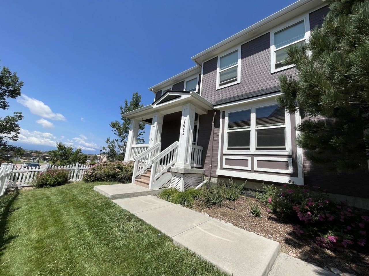 7642 Menagerie Ln - Photo 3 of 26