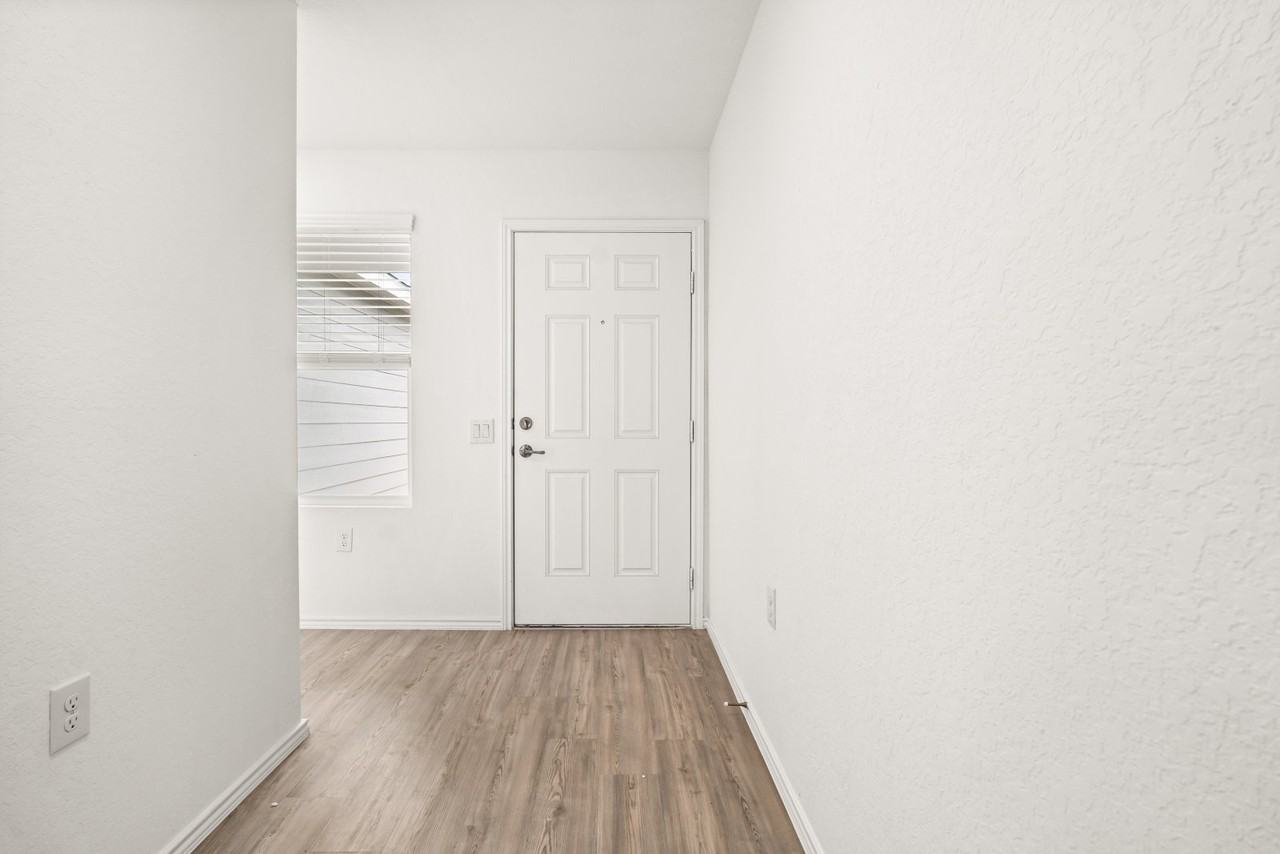 10119 Ana Hts - Photo 4 of 29