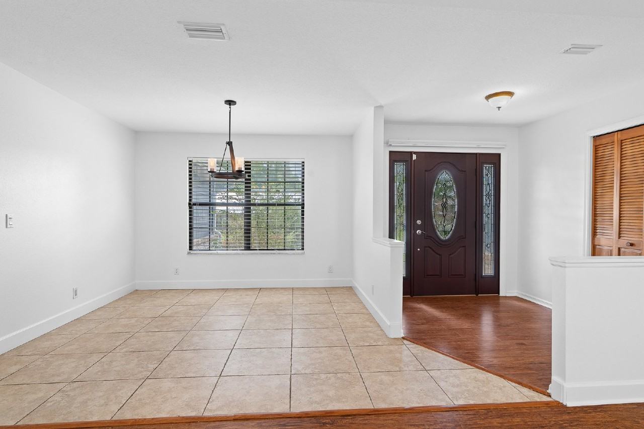 3625 Southeast 56th Avenue - Photo 5 of 34