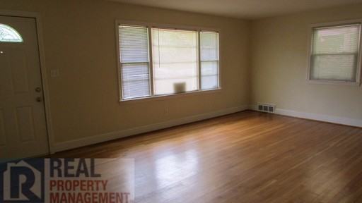 2648 Fairlawn Dr - Photo 2 of 16