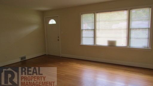 2648 Fairlawn Dr - Photo 3 of 16