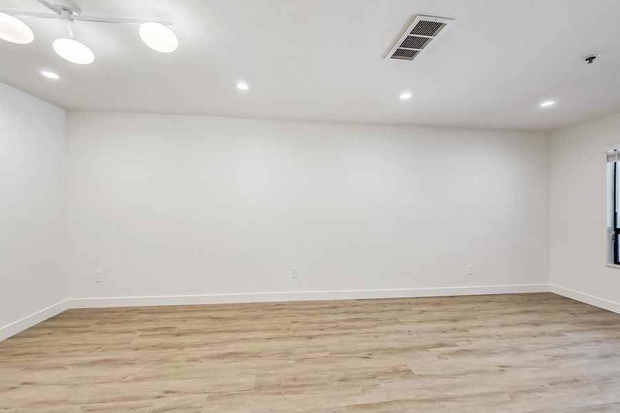 95 41st St #102 - Photo 7 of 32