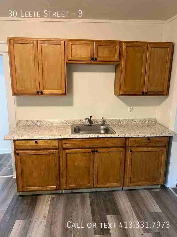 30 Leete St #B - Photo 2 of 10