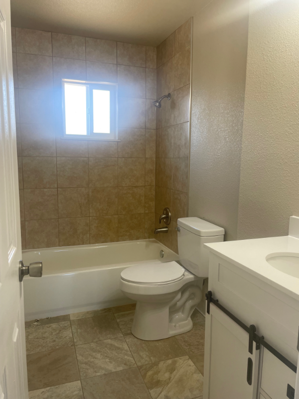 4360 Loomis Ave #C - Photo 7 of 21