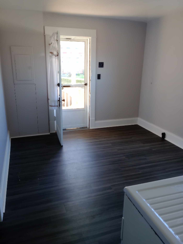 714 Commerce St - Photo 3 of 9