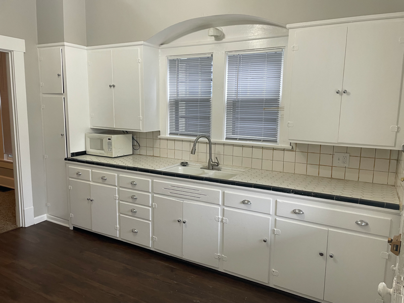 1406 E Market St #2 - Photo 3 of 8
