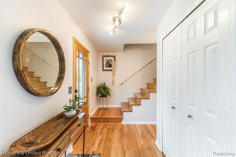 975 Water View Ln - Photo 3 of 14