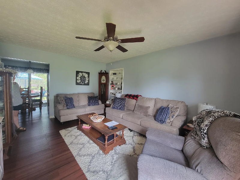 1017 Highland Ave - Photo 2 of 18