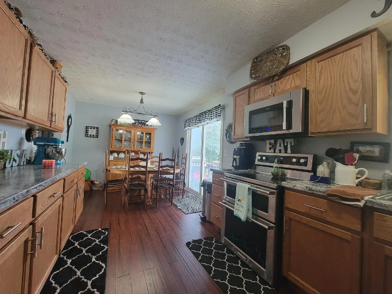 1017 Highland Ave - Photo 3 of 18