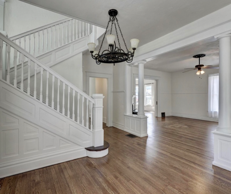 1052 S Garrison Ave - Photo 2 of 14