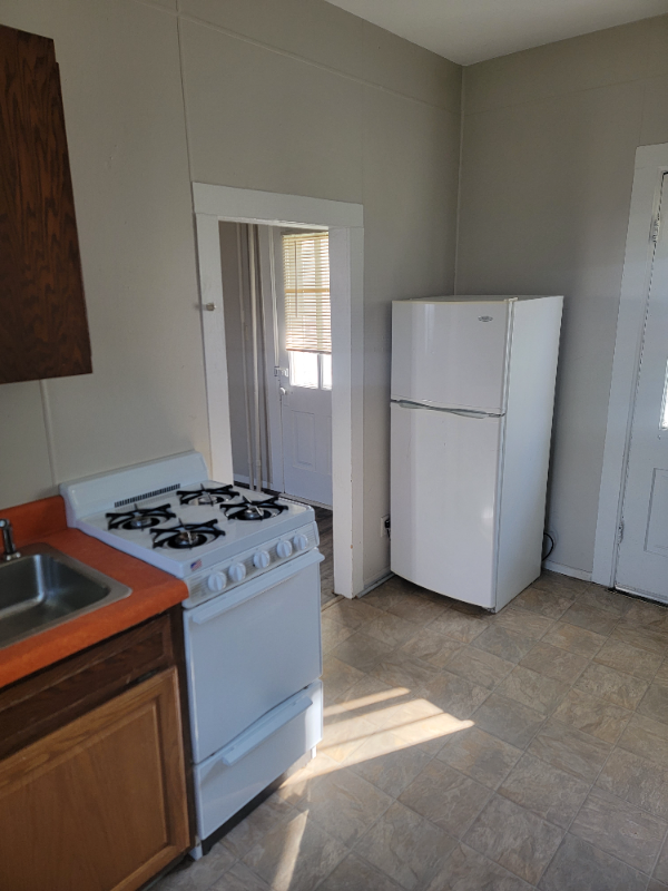 403 W Wabasha St #5 - Photo 3 of 9