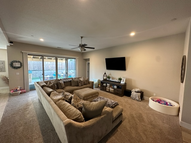 648 Branding Iron St - Photo 2 of 10