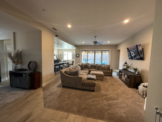 648 Branding Iron St - Photo 3 of 10