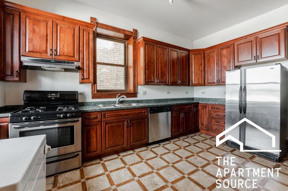 1917 North Kedzie Avenue - Photo 5 of 10