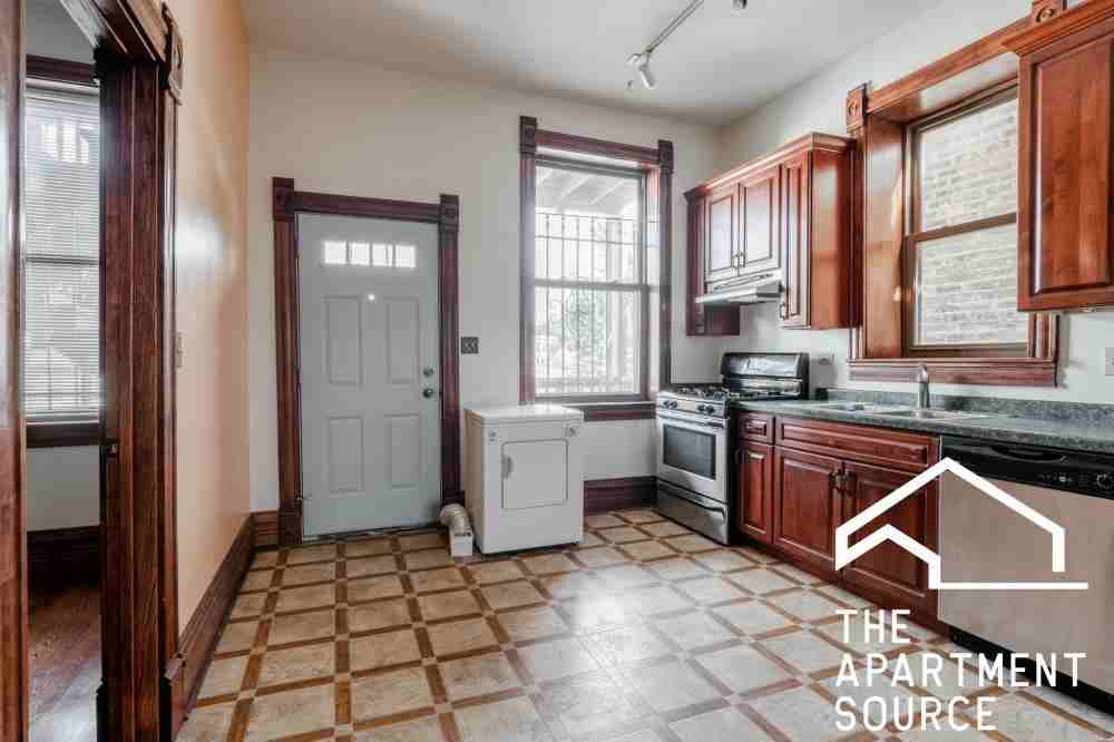 1917 North Kedzie Avenue - Photo 6 of 10