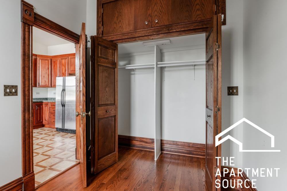 1917 North Kedzie Avenue - Photo 7 of 10