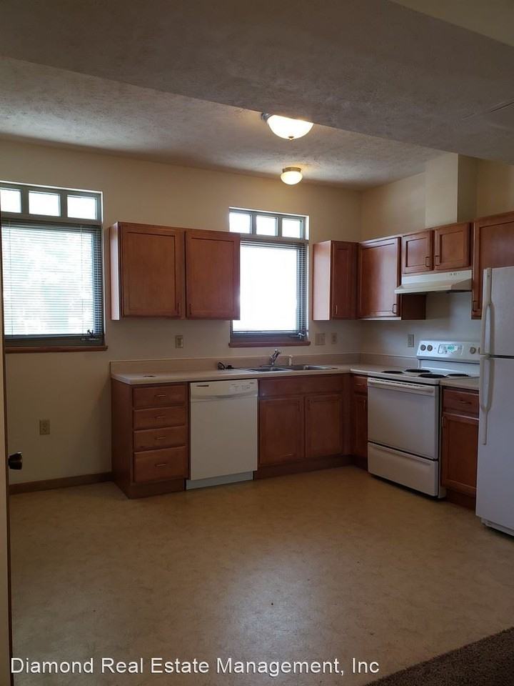 1013-1029 MCCOLLUM - Photo 2 of 37