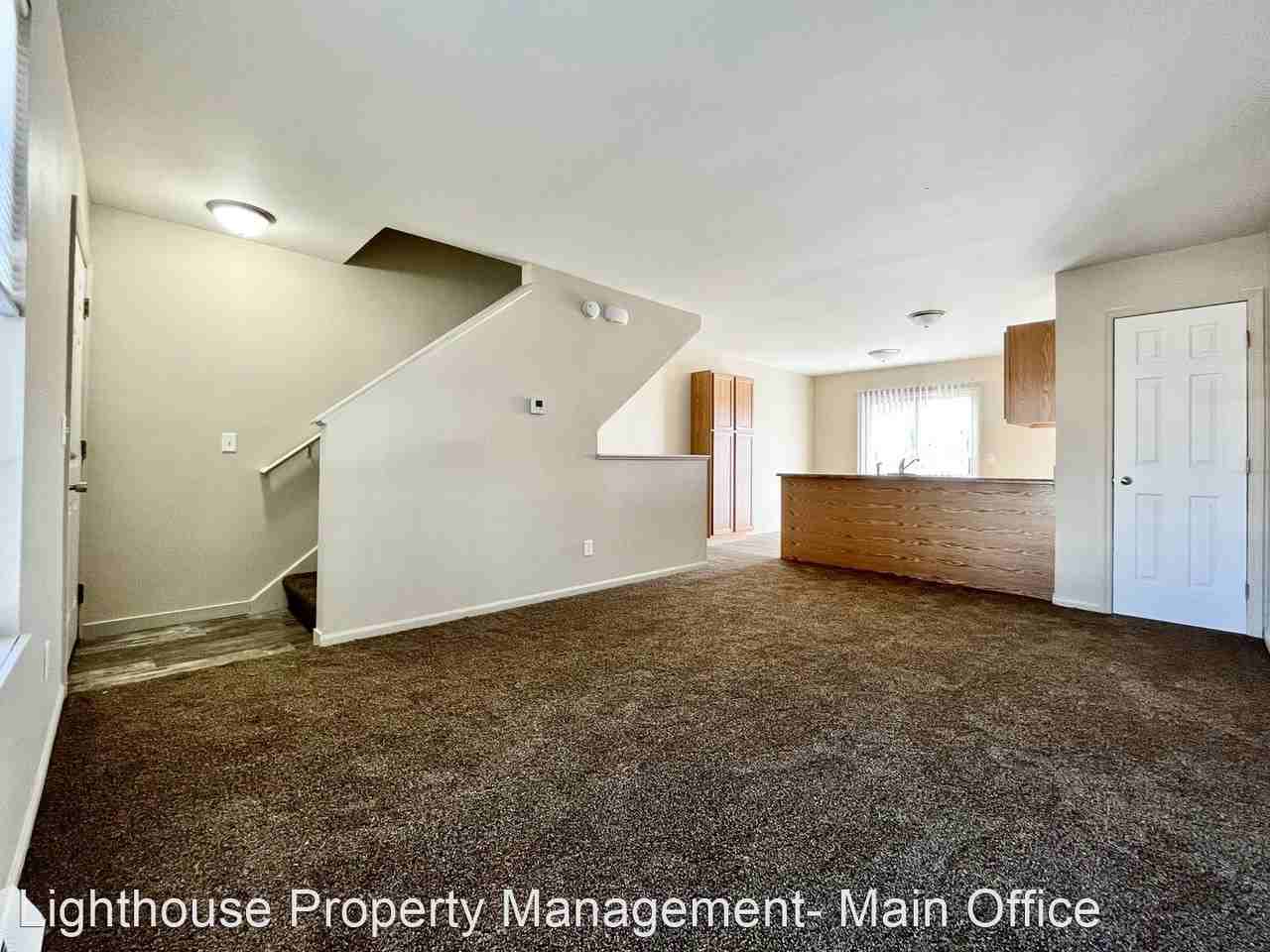 4541-4553 Bowen Blvd SE - Photo 3 of 21