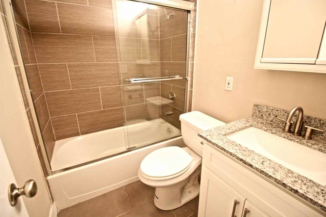 4922 Grand Ave - Photo 3 of 50