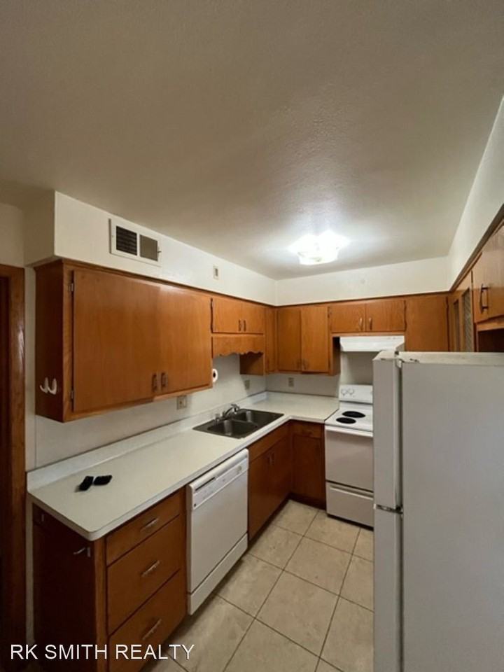 1449-1451 S. Chatham St. - Photo 3 of 9