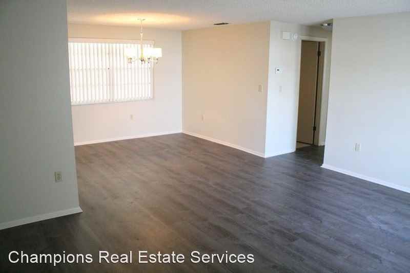 7751 Lorne St - Photo 3 of 15