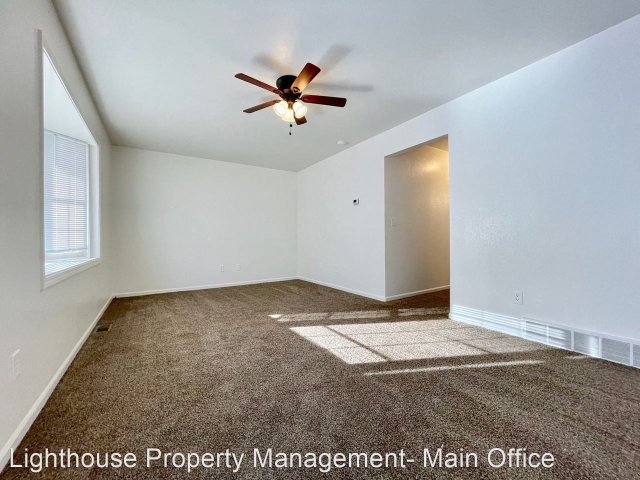 539 Thomas St - Photo 2 of 19