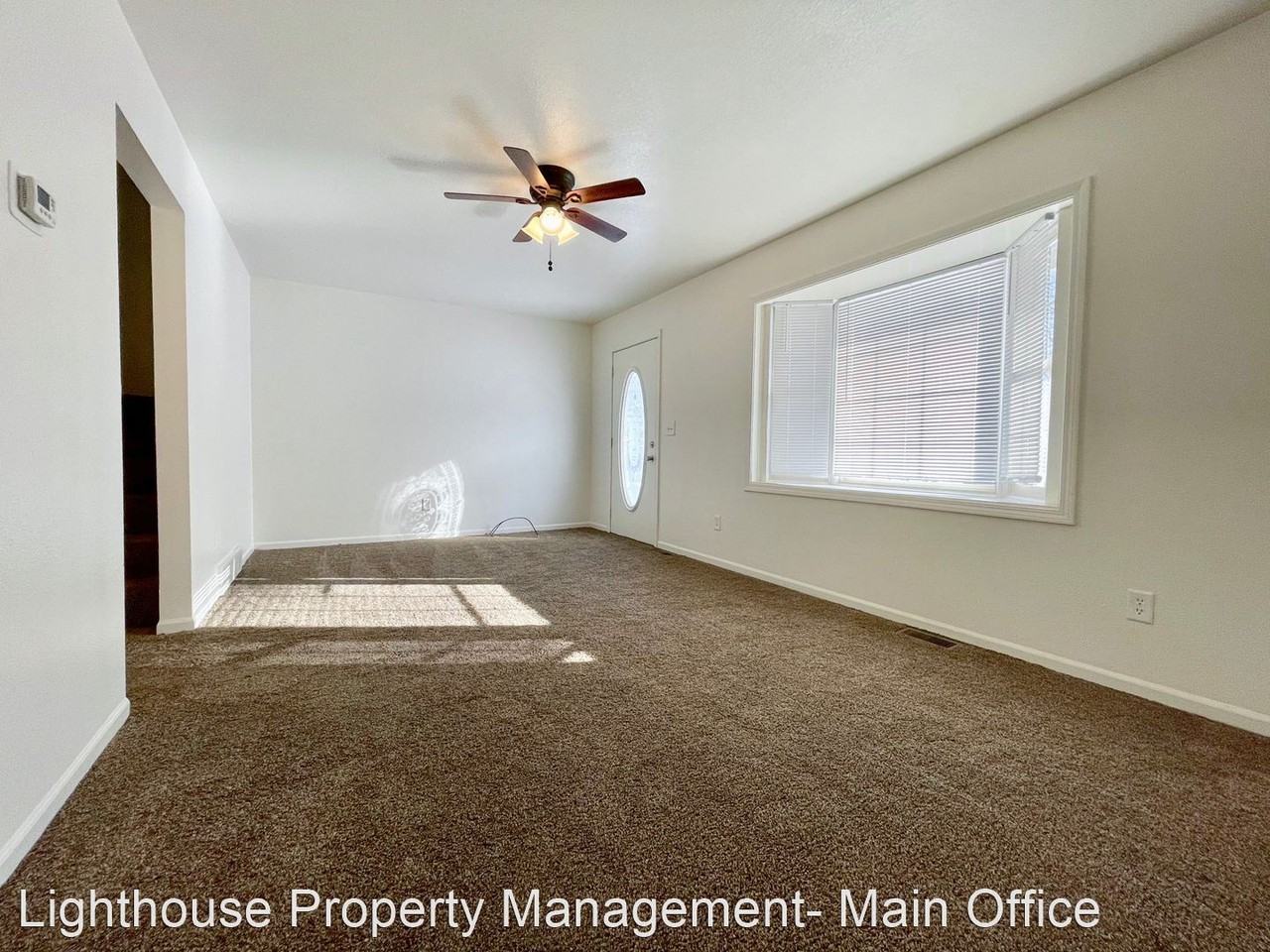 539 Thomas St - Photo 3 of 19