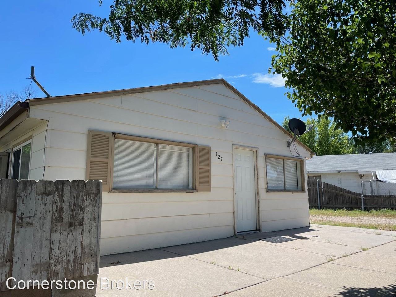 127 S Clayton St - Photo 2 of 11