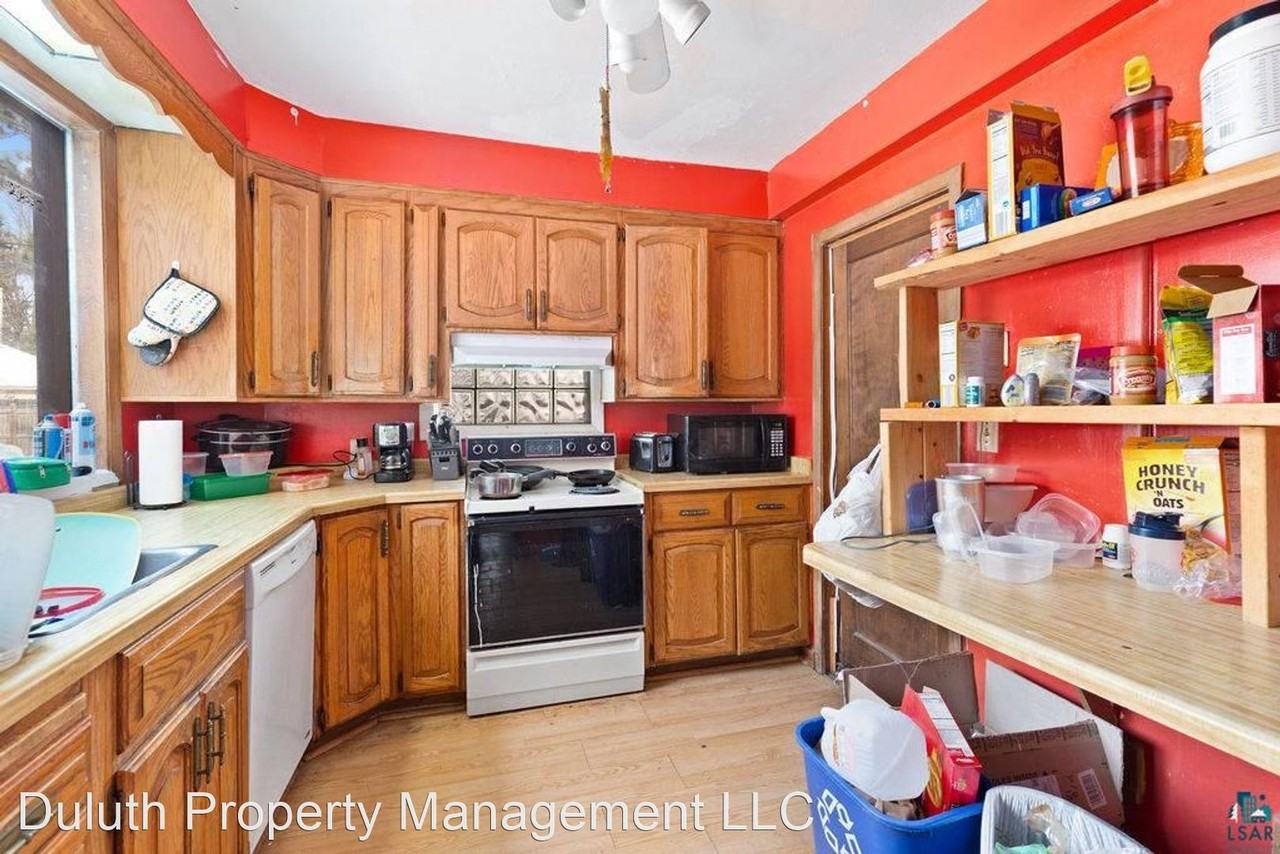 1725 Woodland Ave - Photo 3 of 6