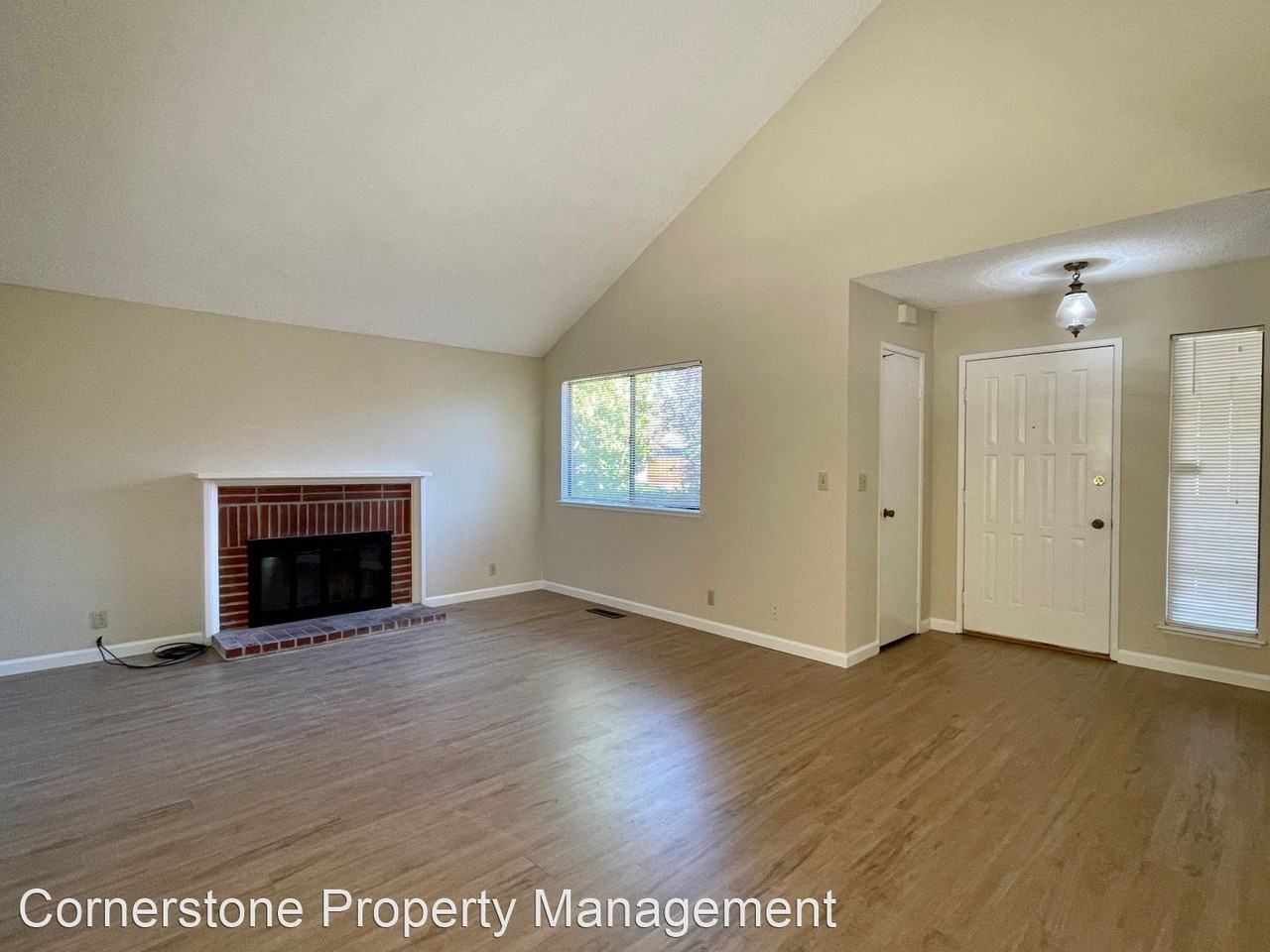 3161 Teddington Dr - Photo 2 of 10