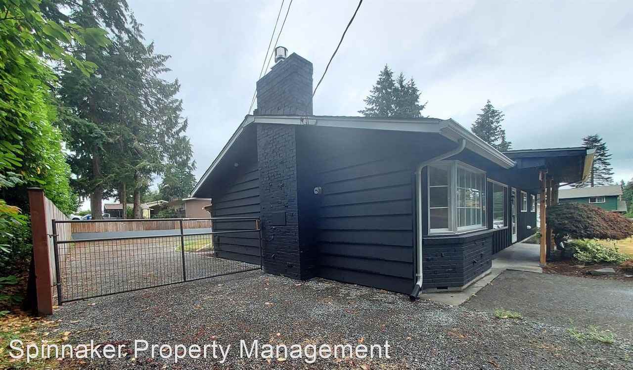 7924 50th Ave E - Photo 3 of 28