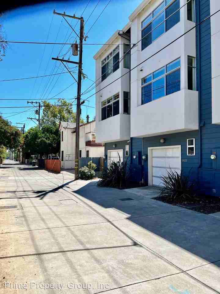 1422 Eggplant Aly - Photo 2 of 37