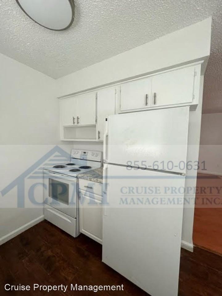 3741 SW 59 Ter - Photo 2 of 10