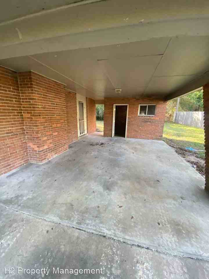 5014 Isabelle Dr - Photo 3 of 14