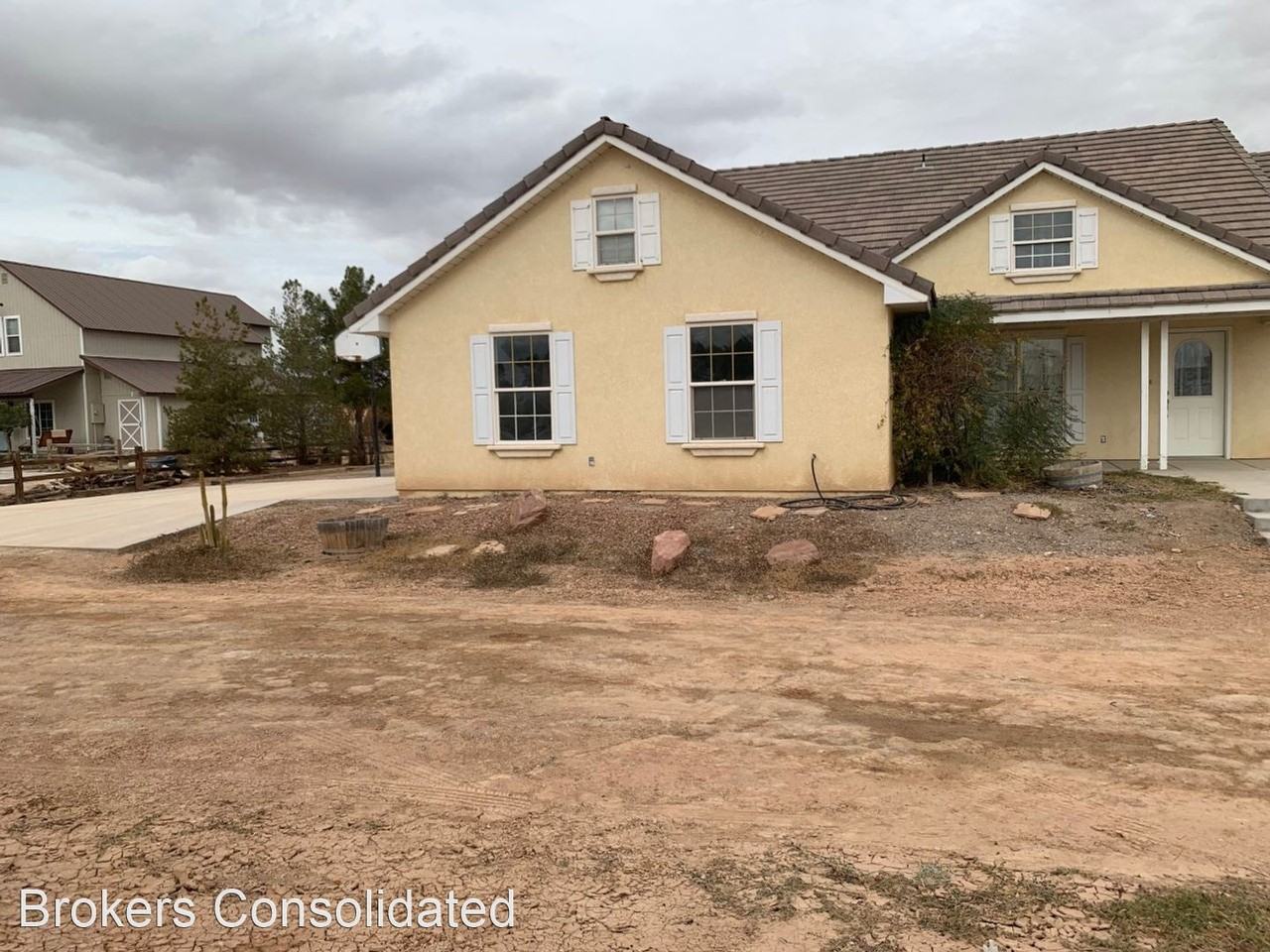 1164 W Cottonwood Ave - Photo 2 of 30