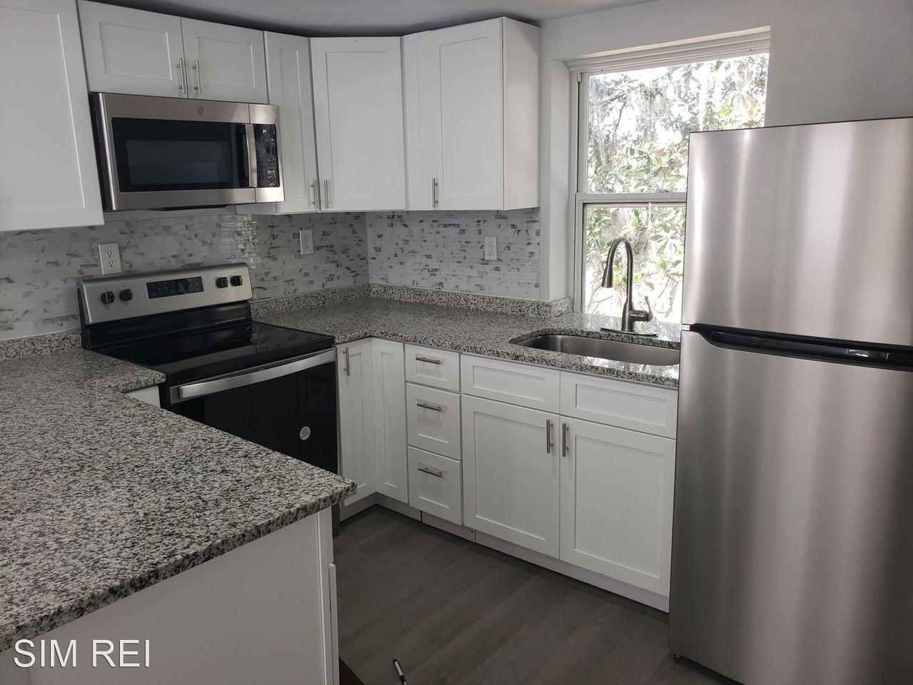 805 North Eustis Street - Photo 3 of 14