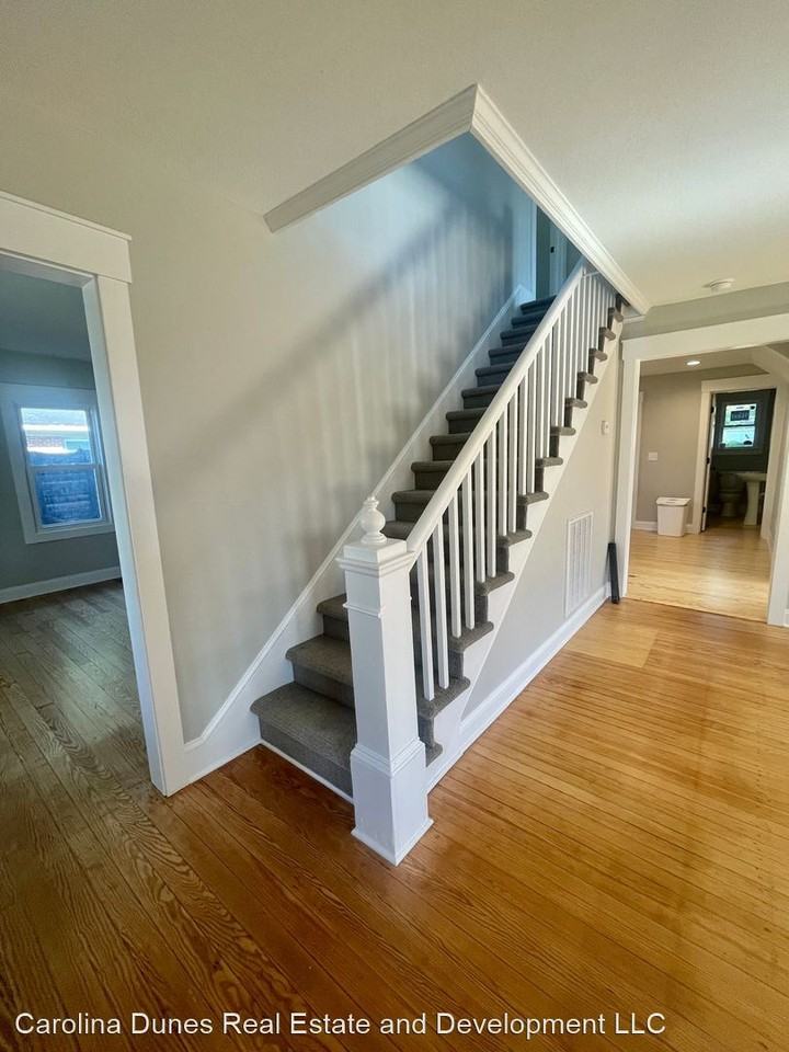 316 Budleigh St - Photo 3 of 20