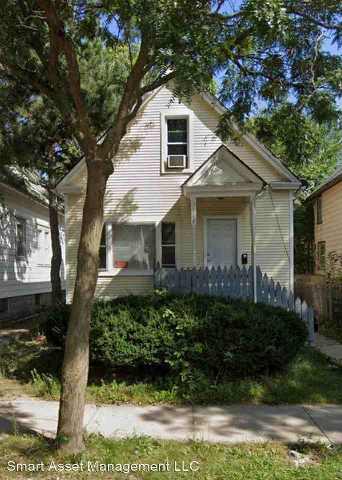 3174 N 11th St - Photo 2 of 7