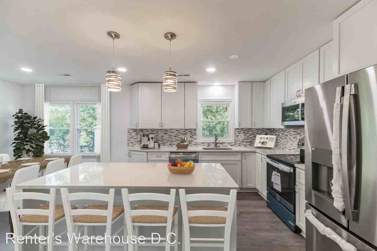 115 Sharon Dr - Photo 2 of 17