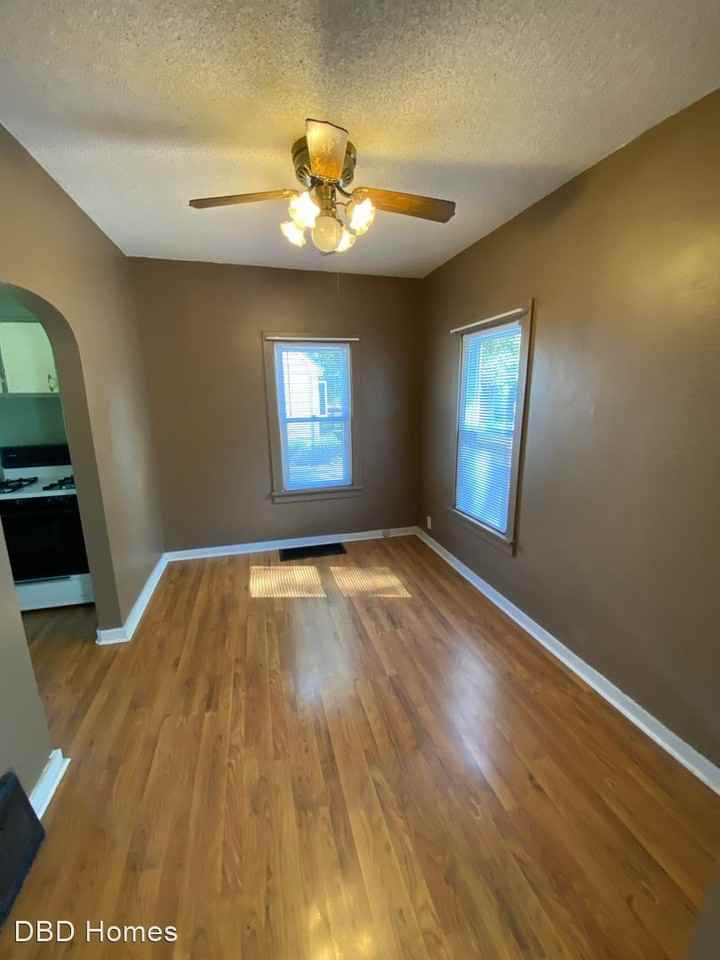 527 Morris St - Photo 3 of 8