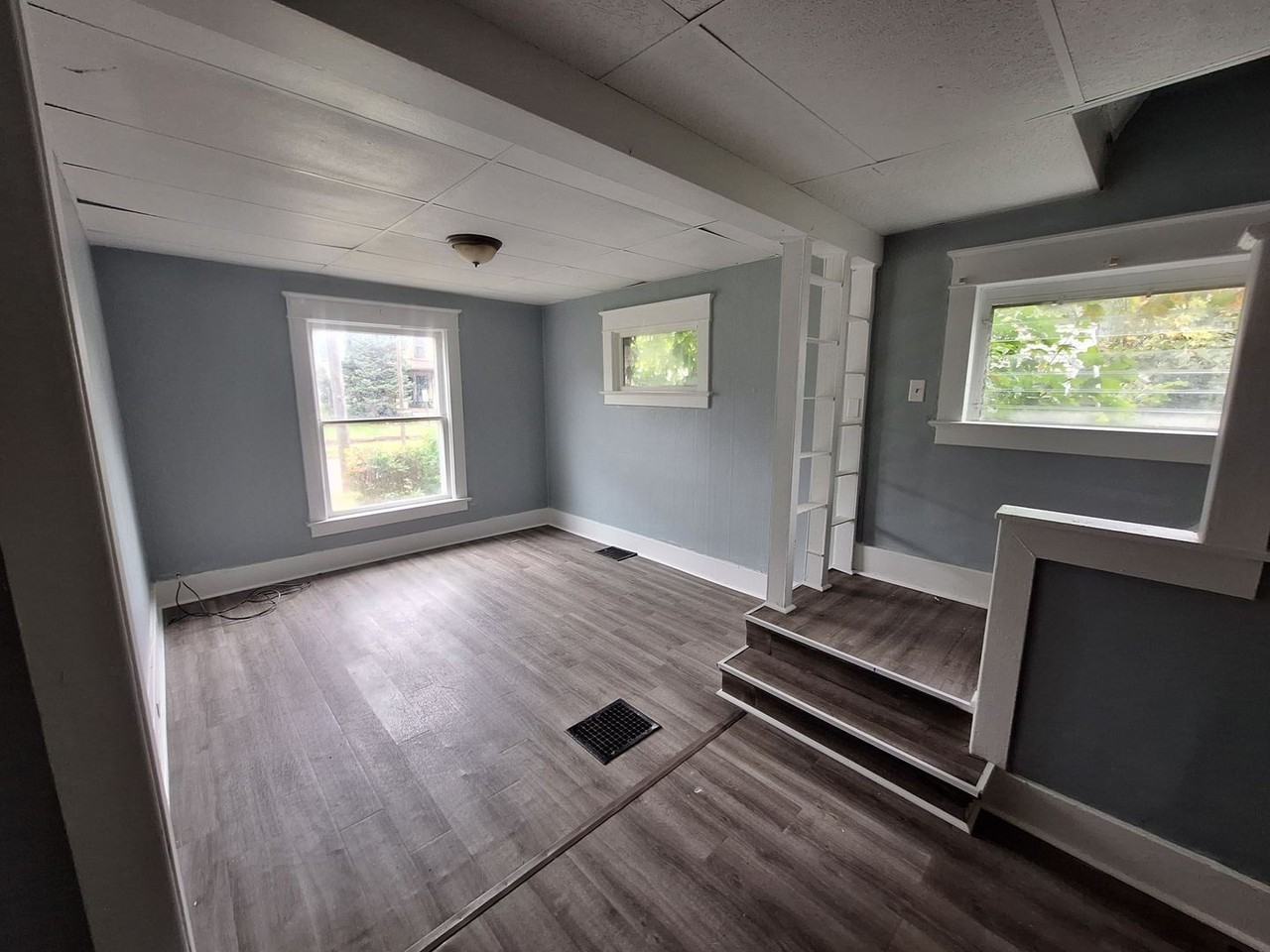 709 Cascade St - Photo 2 of 9