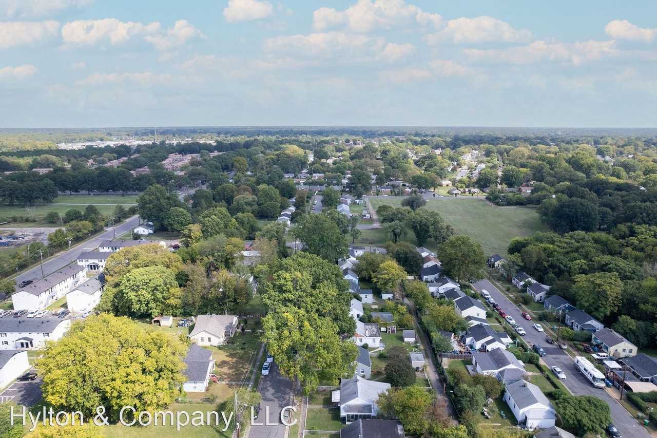 1909 Wood St - Photo 3 of 33